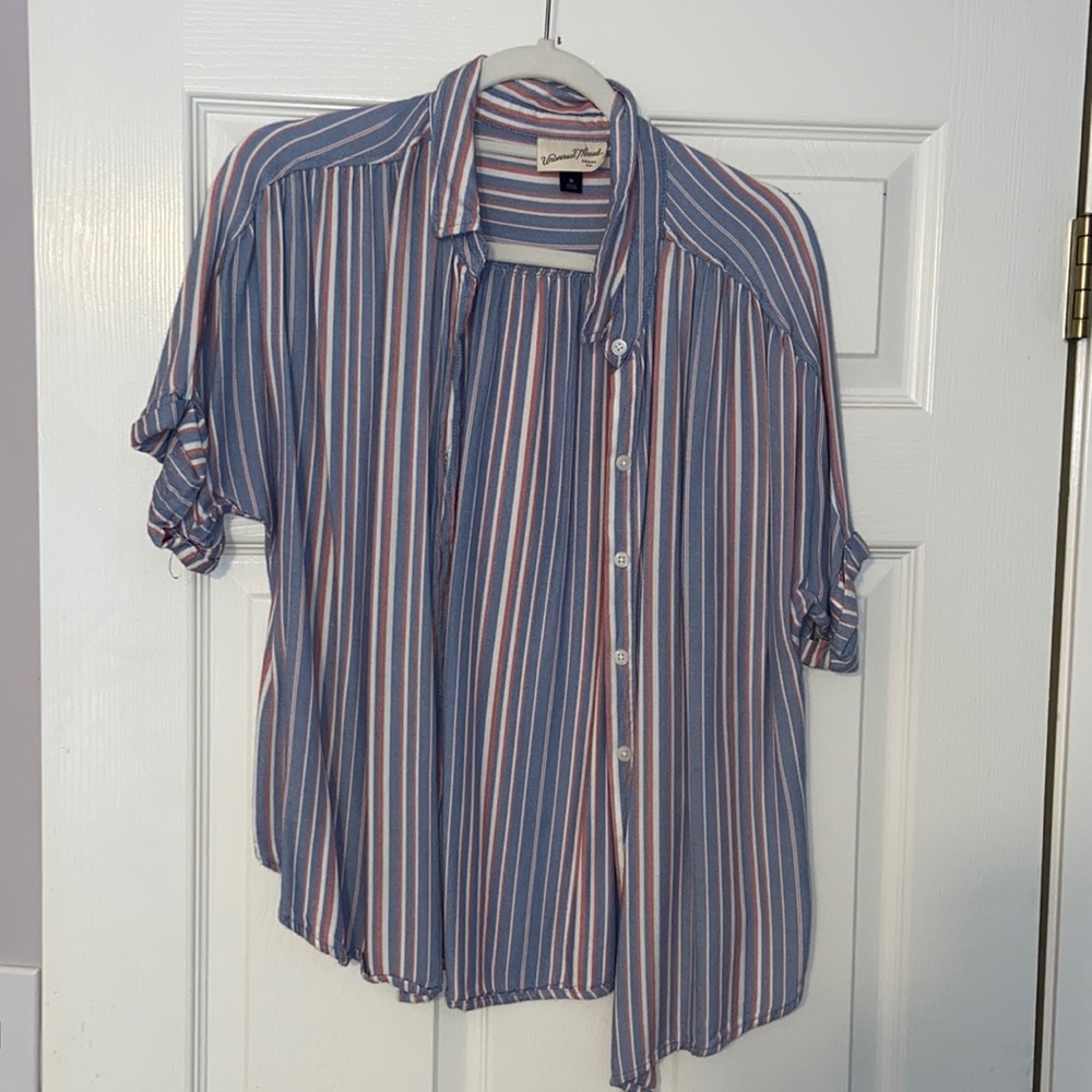 Women’s button up top